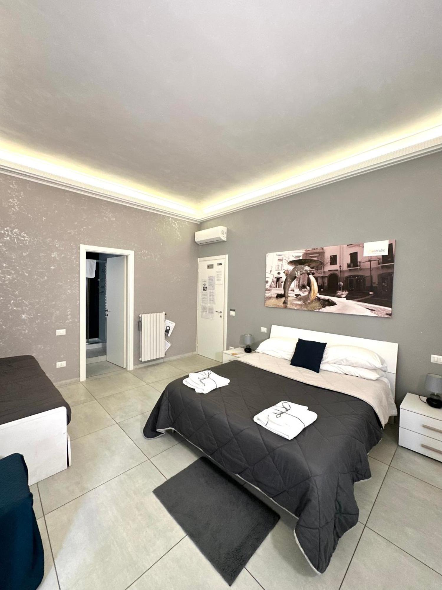 Tuttoincentro Bed & Breakfast Салерно Екстериор снимка